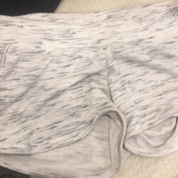 Maternity bottom bundle - Picture 6 of 7